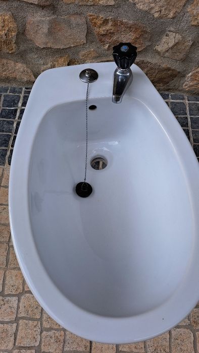 Vendo bidé com torneira