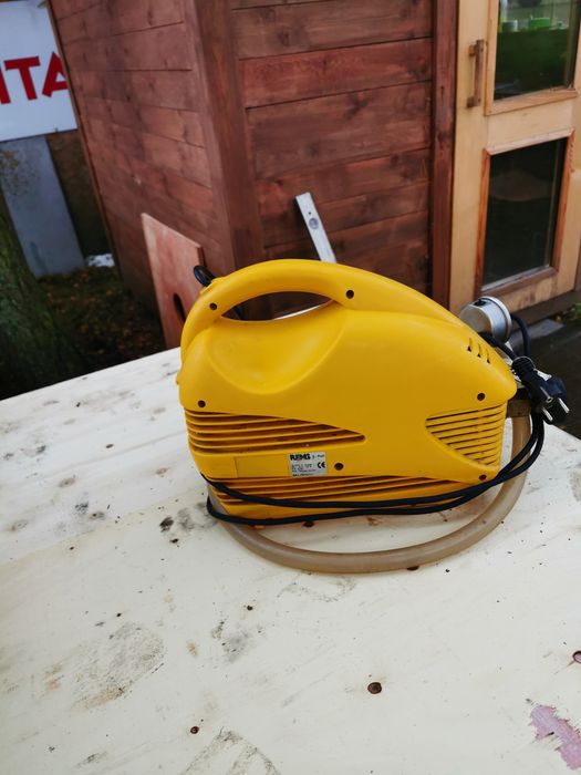 Elektryczna pompa kontrolna firmy REMS