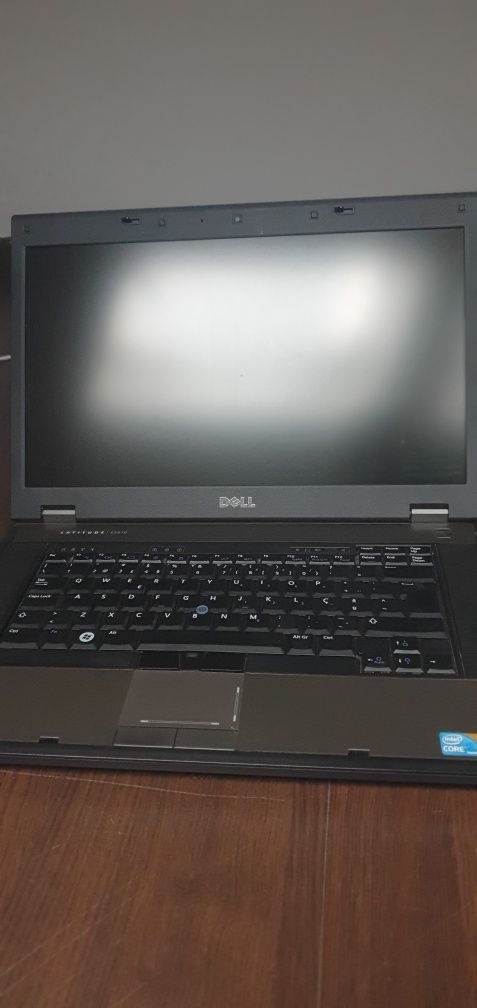 Vende-se Portátil Dell Latitude E5510 com porta serie