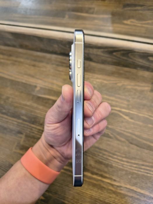 Iphone 16 pro 128gb white titanium ua