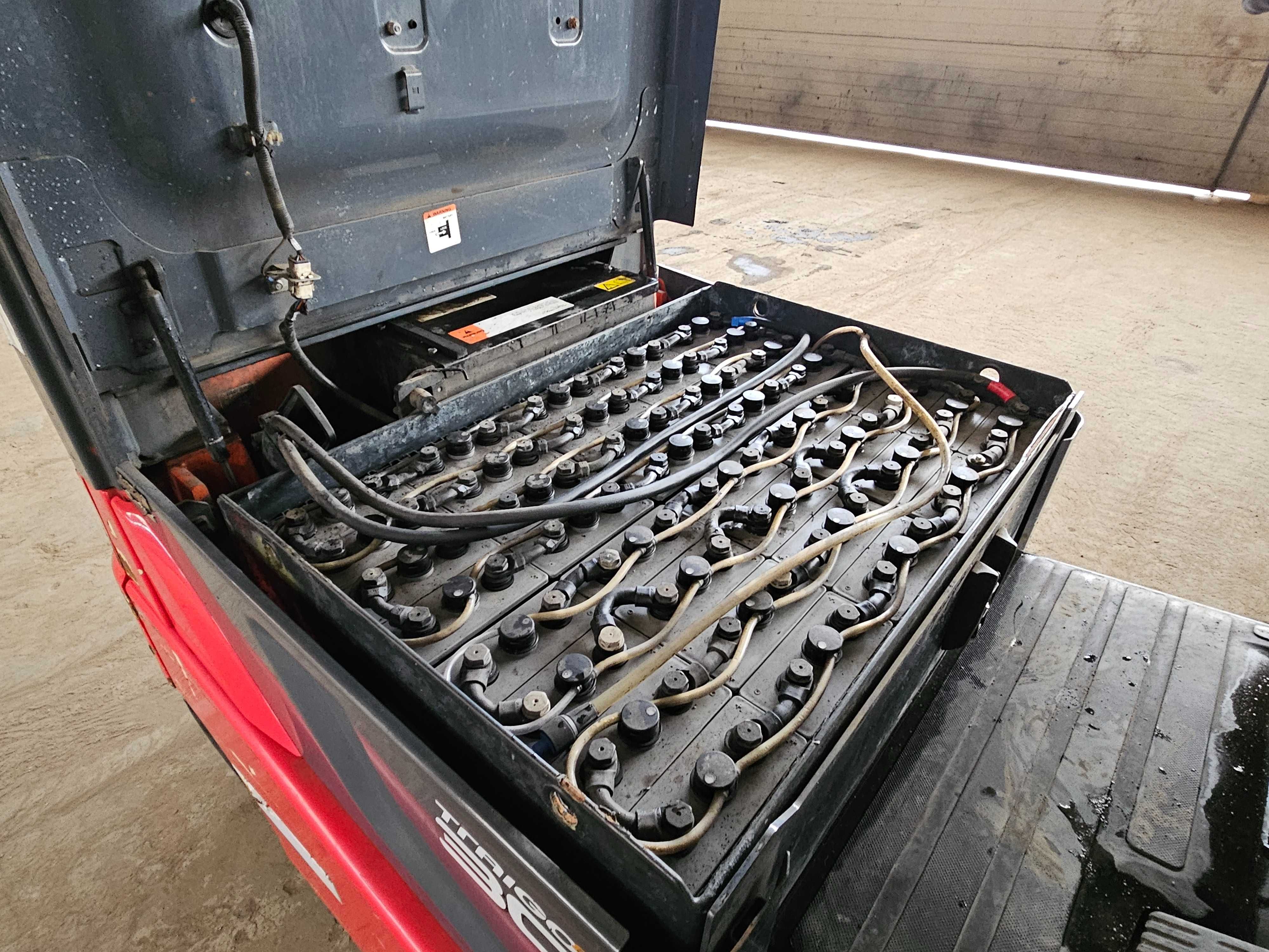 Wózek widłowy elektryczny TOYOTA TRAIGO 30 8FBKT30