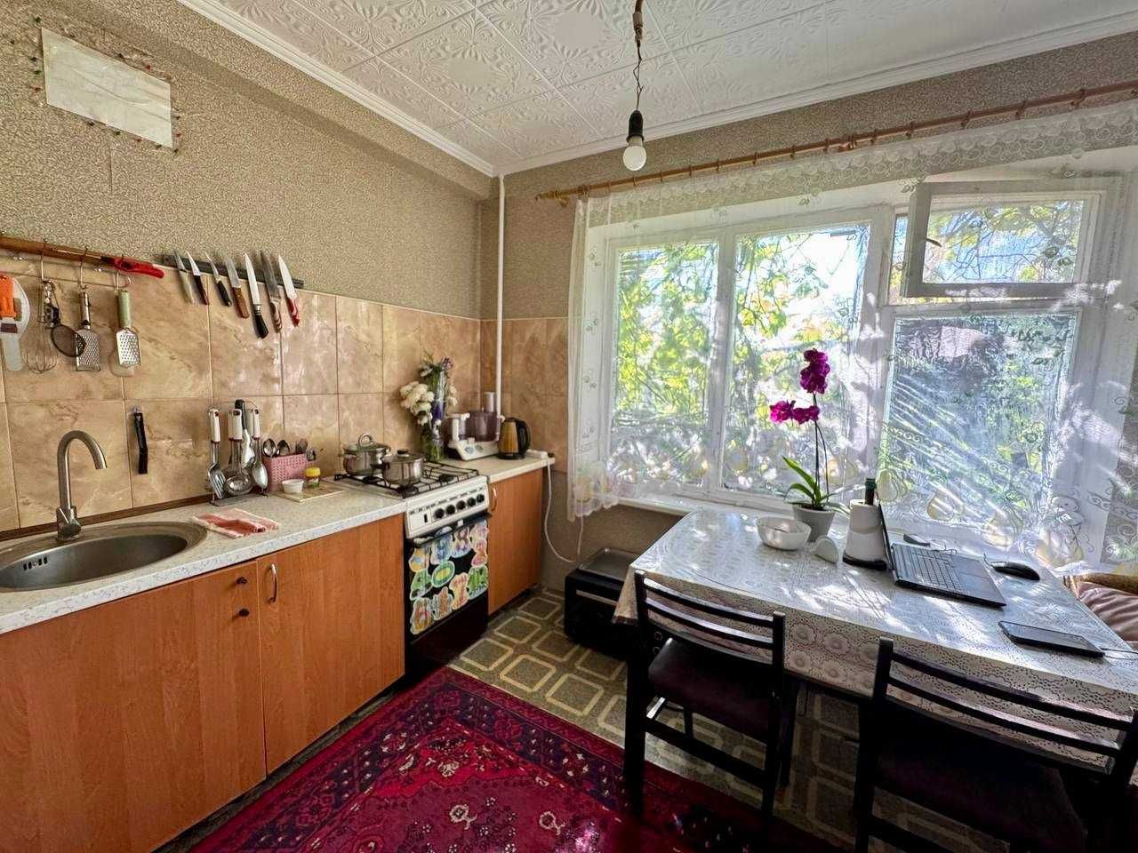 Продам 2х комнатную квартиру район "Роддом"