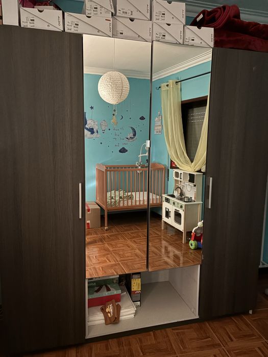 Roupeiro de 4 portas