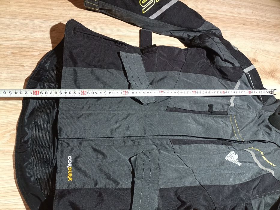 Продам якісну мотокуртку