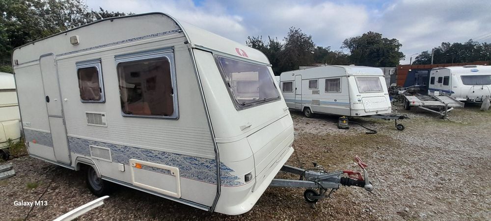 Przyczepa kempingowa Adria 450 DMC 1100 kg czteroosobowa