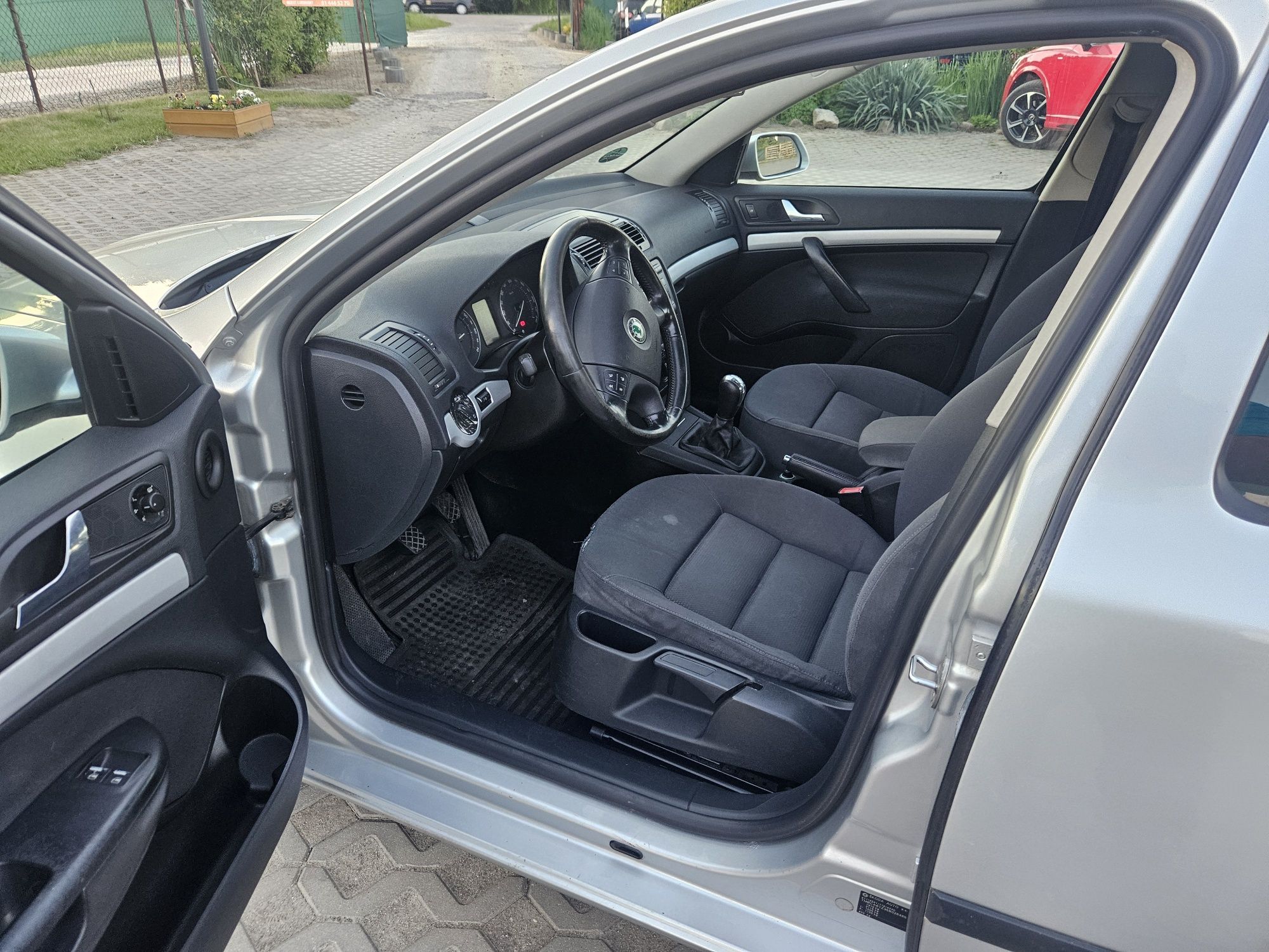 Skoda Octavia 1.6 benzyna/ klima/ładny stan