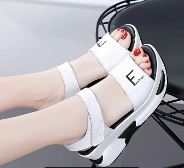 Босоножки женские новые