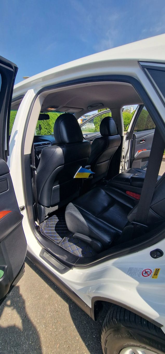 Lexus RX Lexus rx450h. Stan bardzo dobry jak na swój wiek, niewielki przebieg