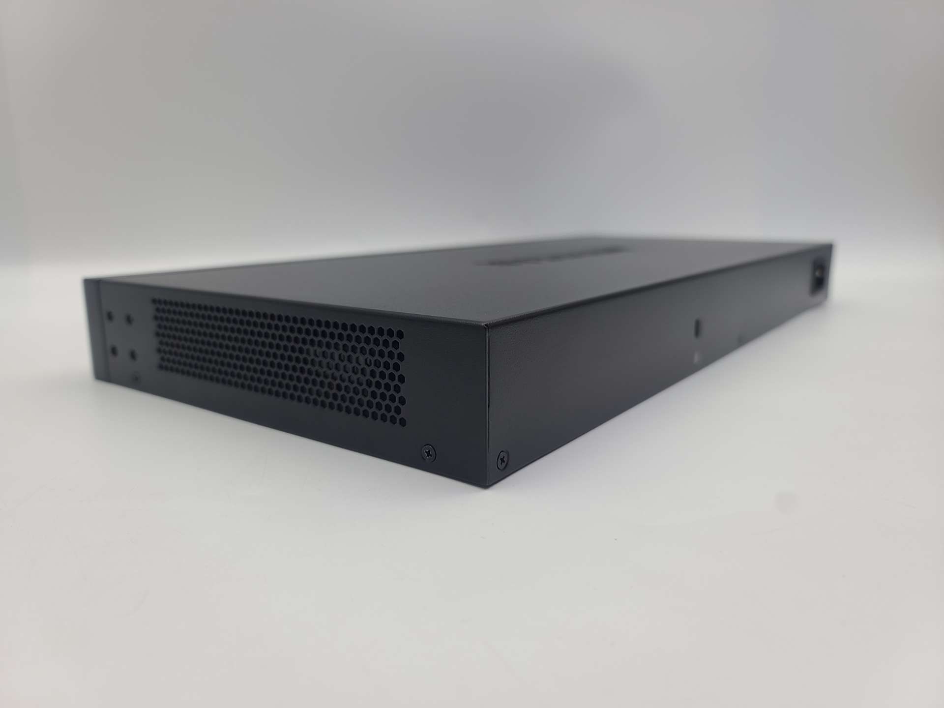 Switch niezarządzalny Netgear GS324P 24 porty