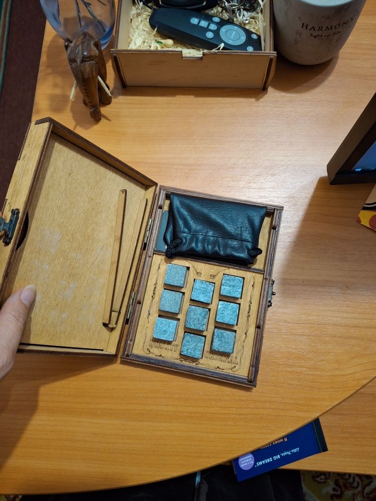 Камені для віскі оригінал 9 шт Сертифікат.Дерев'яна упаковка + мішечок