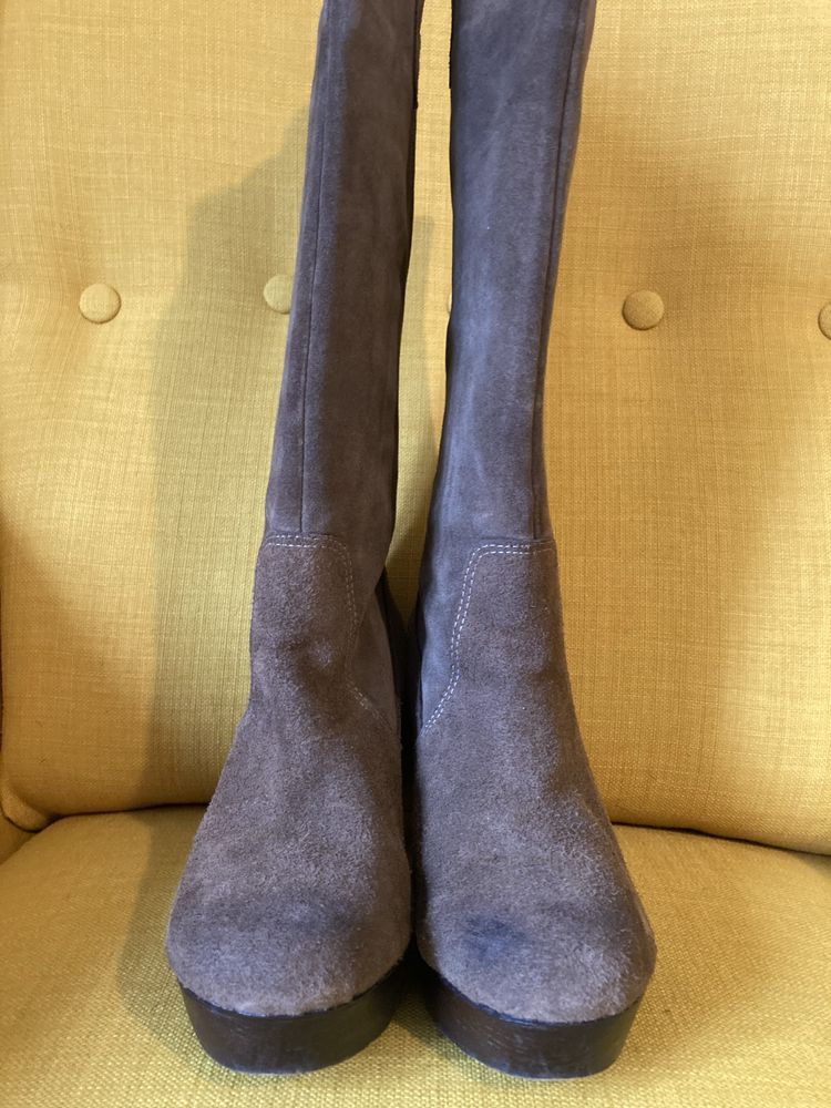 Botas de cano alto camurça