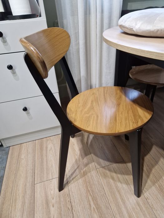 Zestaw 4 krzeseł drewnianych Jegind