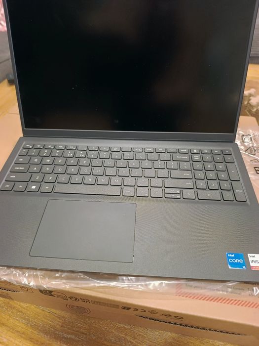 Nowy Dell latitude 3510 15.6 i3 8gb 256 gb
