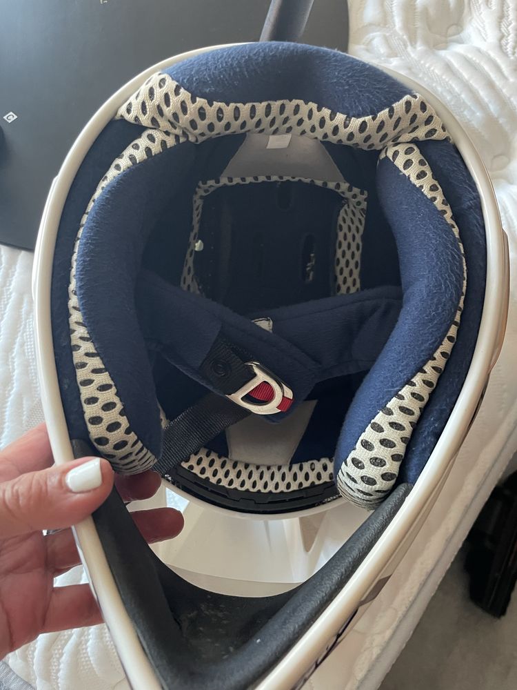 Capacete mota 75€