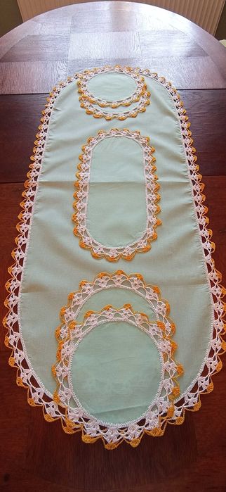 Serwetki wykończone szydełkiem