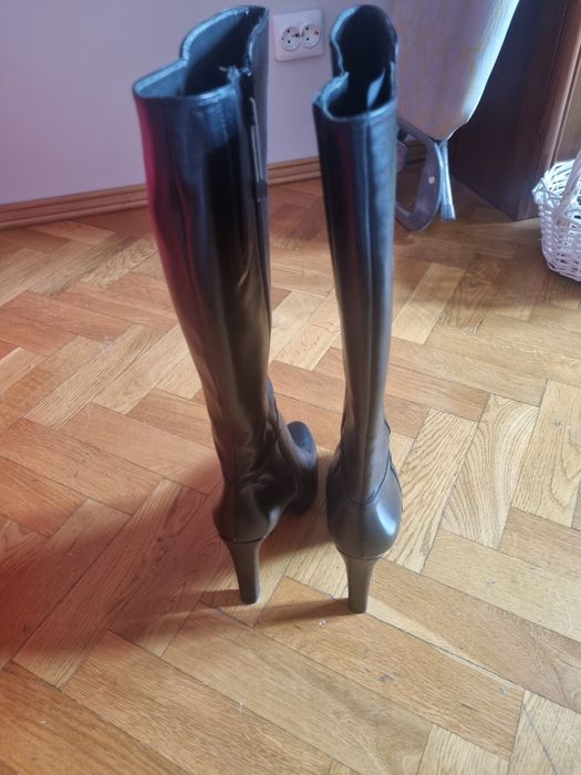 Сапоги женские на каблуке