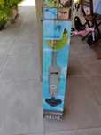Aspirador de piscinas a bateria INTEX.