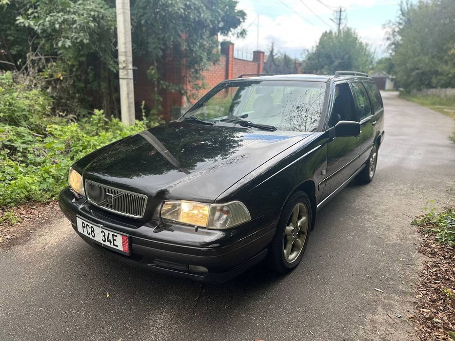 Volvo V70 2.5 дизель Авто не розмитнене