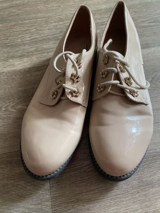 Туфлі жіночі трендового кольору