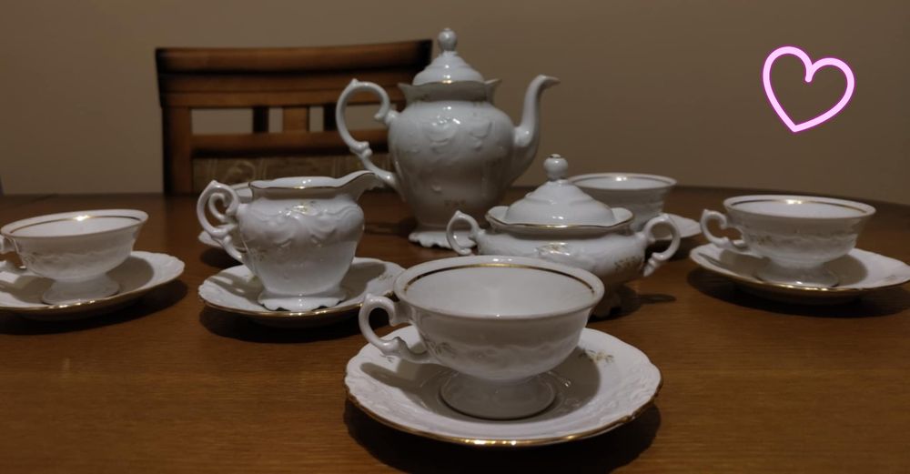 Biały, porcelanowy serwis herbaciany/ kawowy vintage