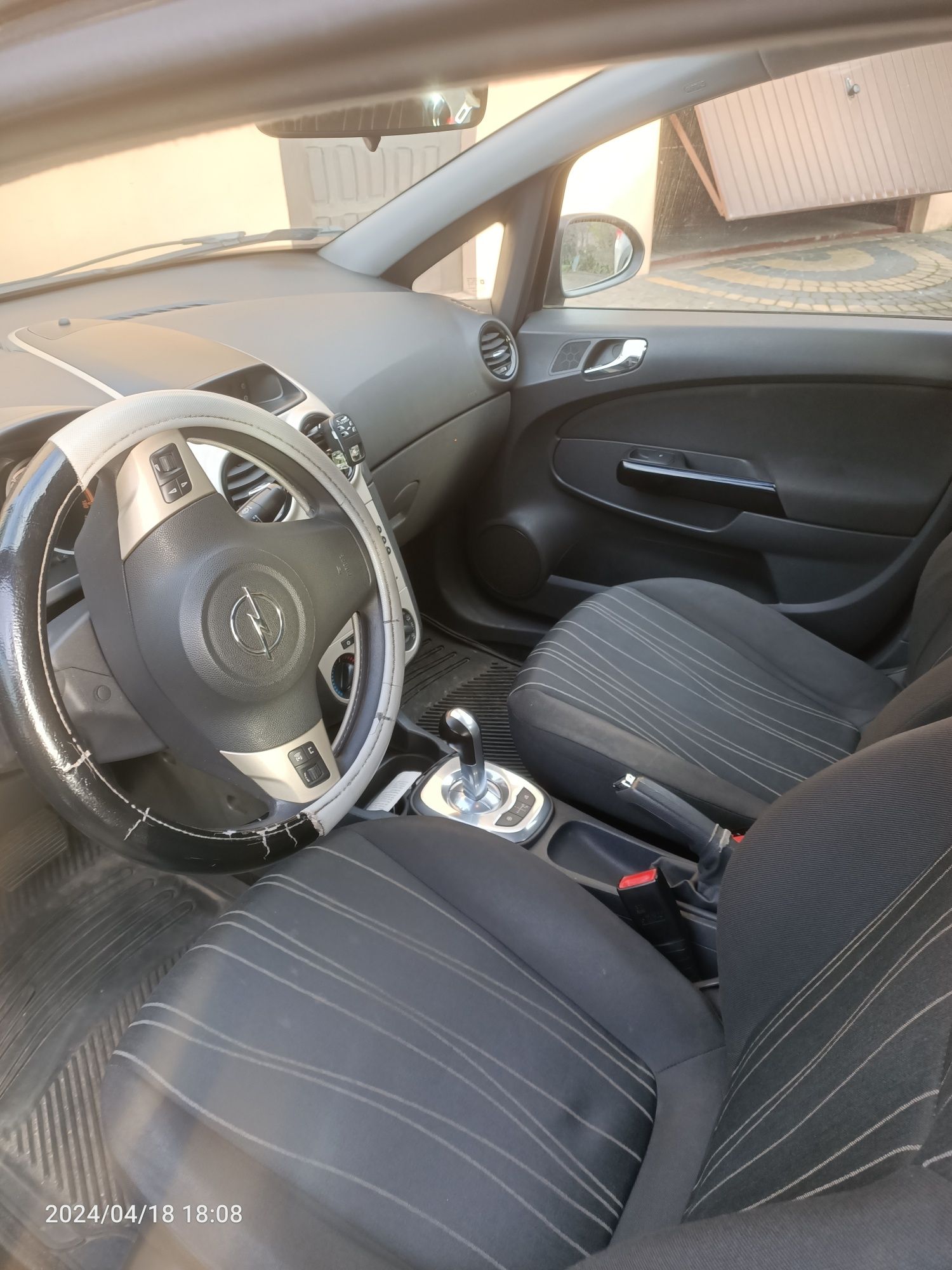 Opel Corsa D, automat