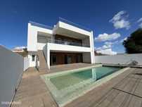 Moradia T3 de luxo, no Algarve.