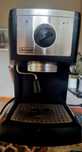 Рожковая кофеварка DeLonghi EC 156 B