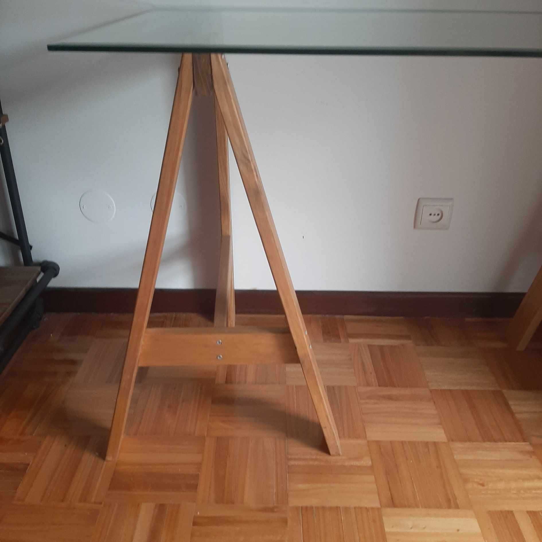 secretaria tampo de vidro pés madeira