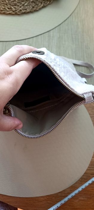 Torebka mała skórzana kopertówka listonoszka