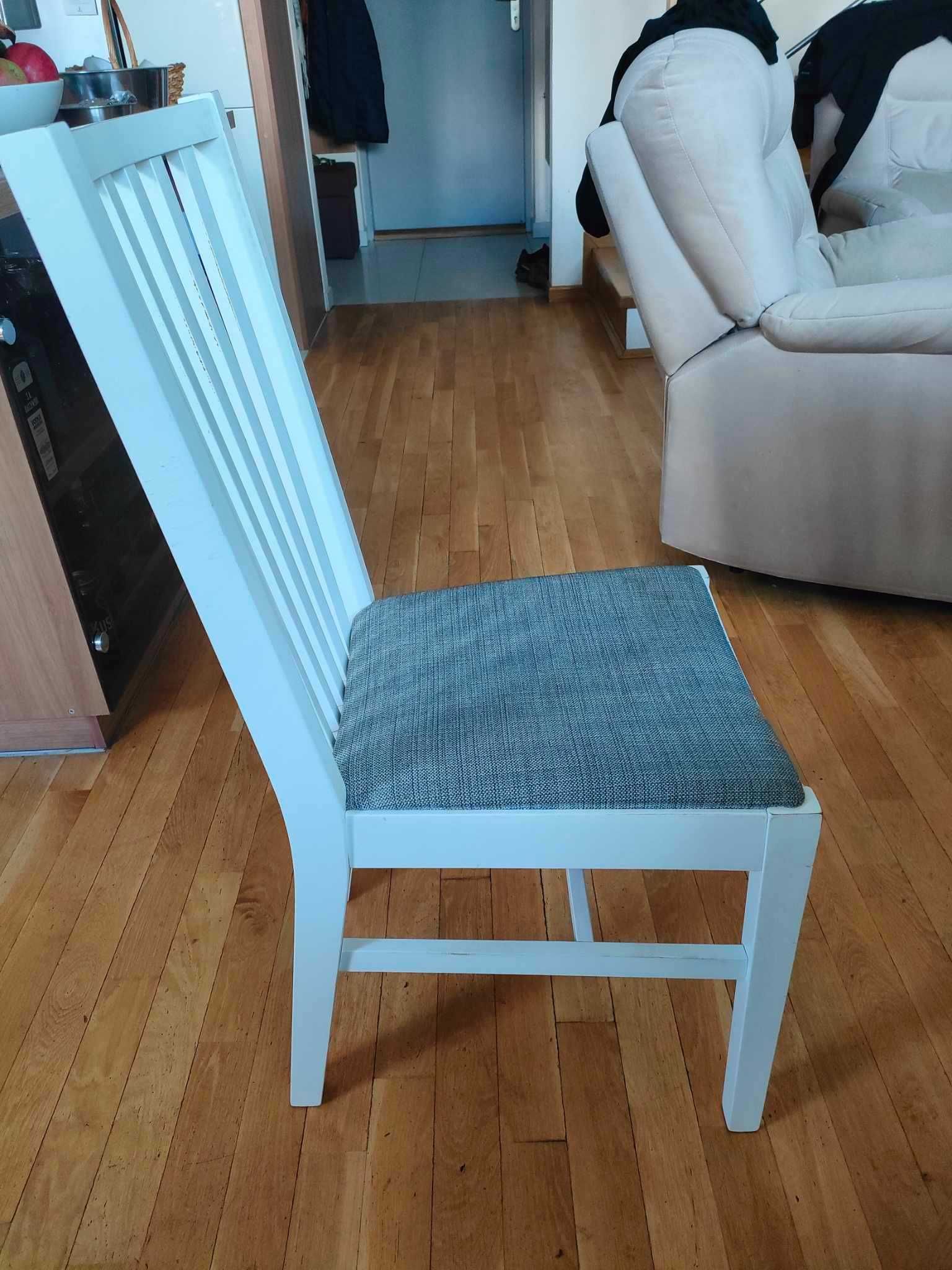 Sprzedam 2 Krzesla białe Ikea
