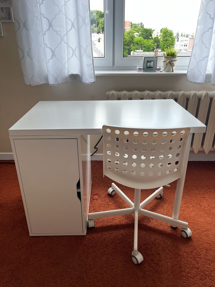 Białe biurko IKEA + krzesło obrotowe