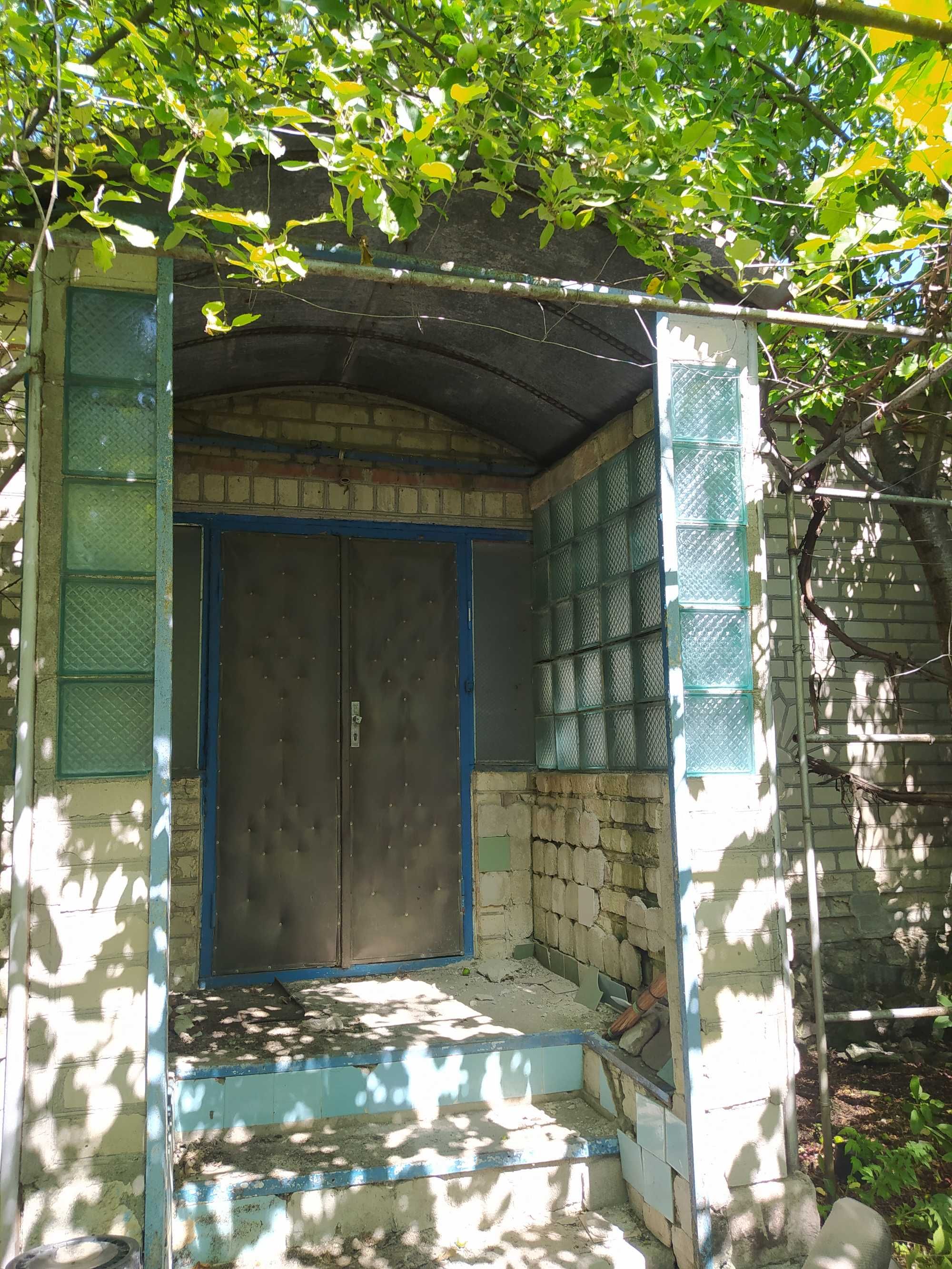 Дом 4 к 102 кв г. Новый Буг,в/уд. автономное,18 сот.гараж ,без ремонта
