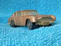 Miniatura Aston Martin DB6 da Husky