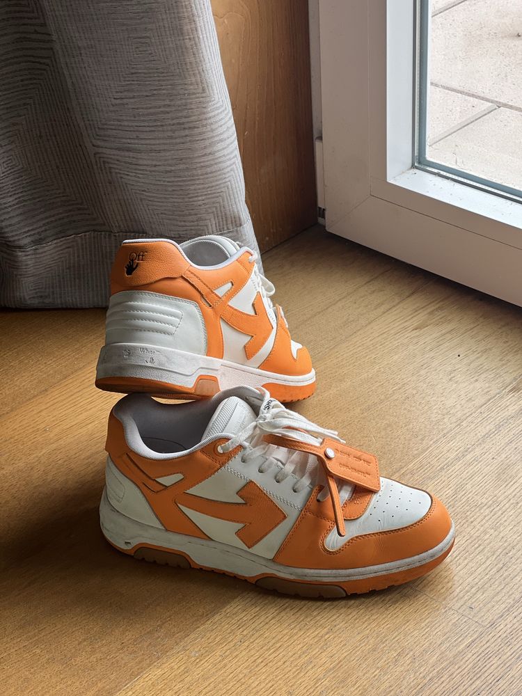 Off white Laranja