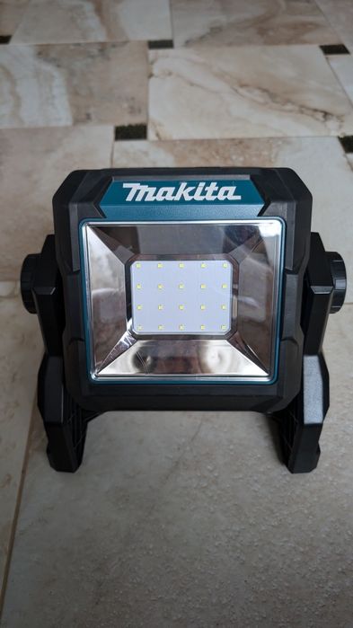 Акумуляторний LED ліхтар Makita XGT/LXT DEAML003G