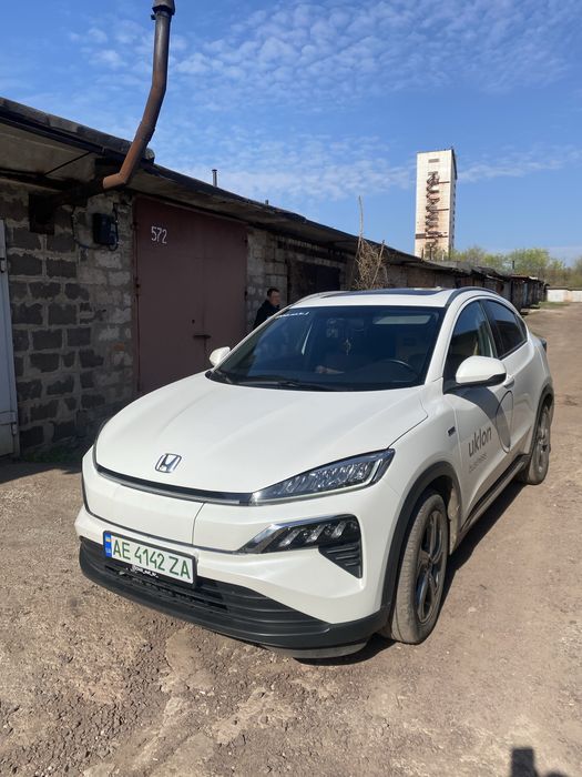 Авто в аренду под такси