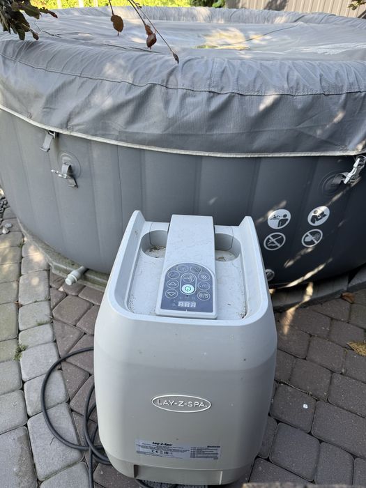 SPA Jacuzzi Santorini 60075 z serii Lay-Z-Spa™ w idealnym stanie