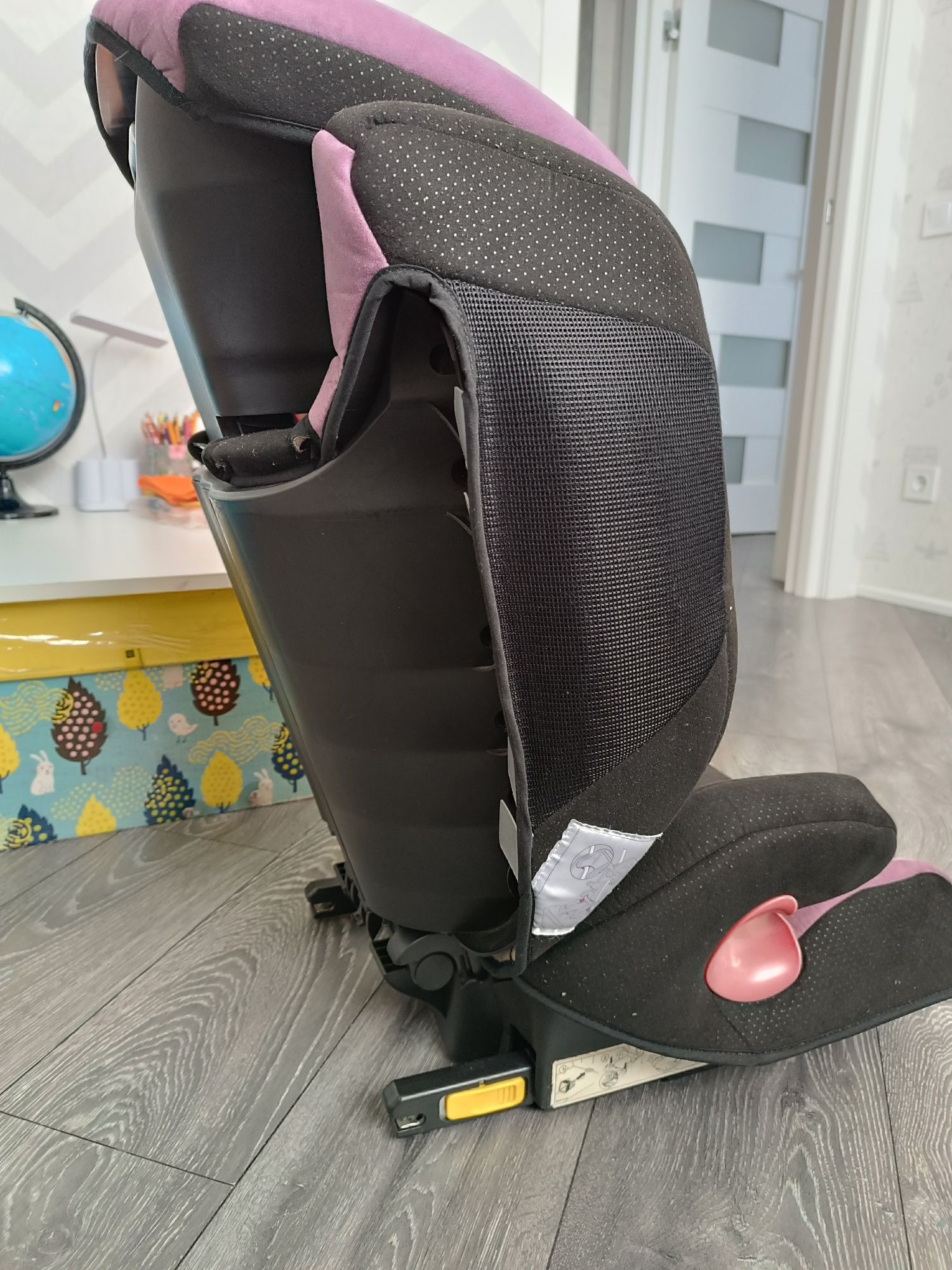 Крісло автомобільне дитячеRecaro Monza Nova 15-36 кг