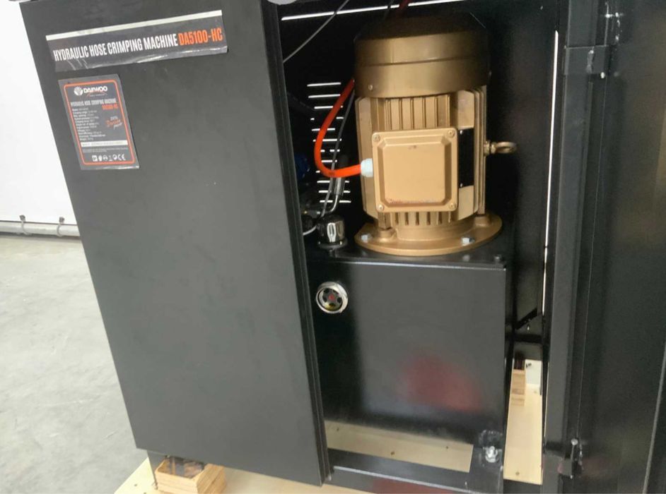 Maquina cravar tubos hidraulicos