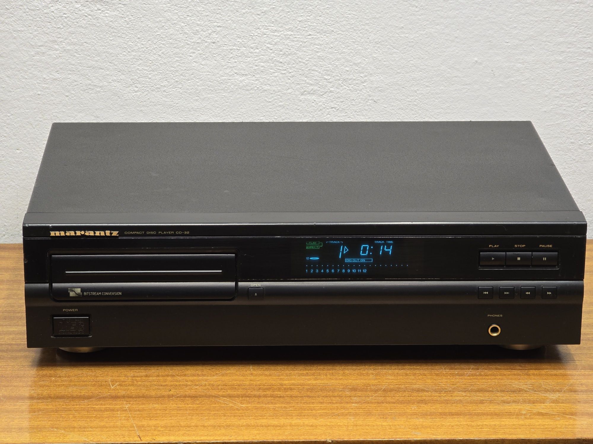 Marantz CD 32 odtwarzacz  płyt  CD  czarny ciepłe brzmienie
