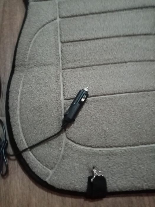 Підігрів сидінь, накидка з підігрівом на сидіння