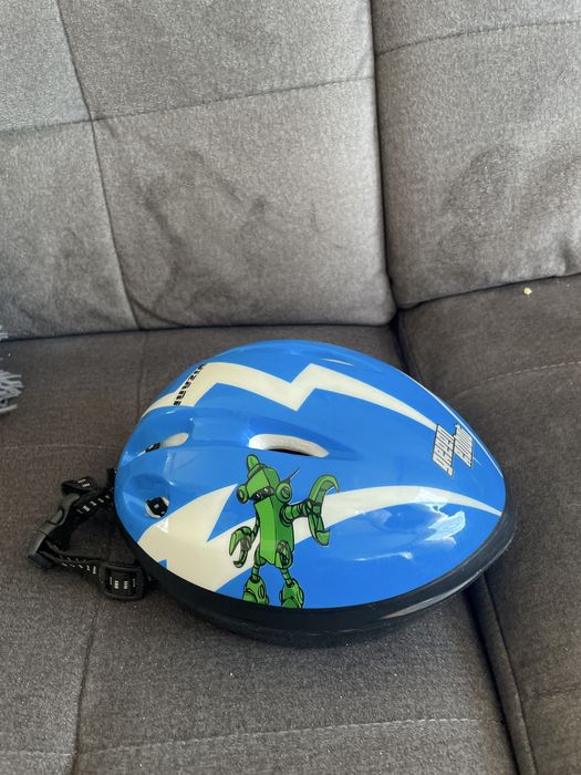 kask niebiesko biały