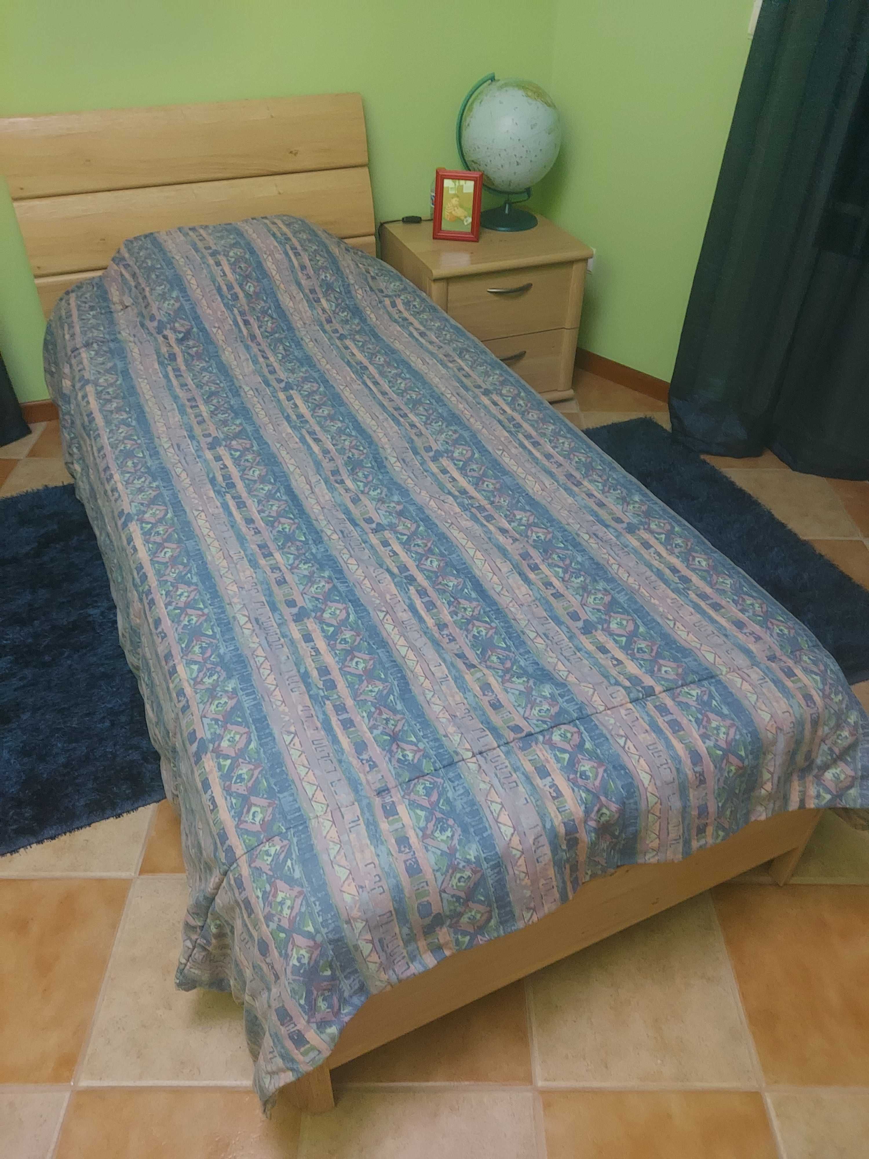 Cama solteiro como nova 180€