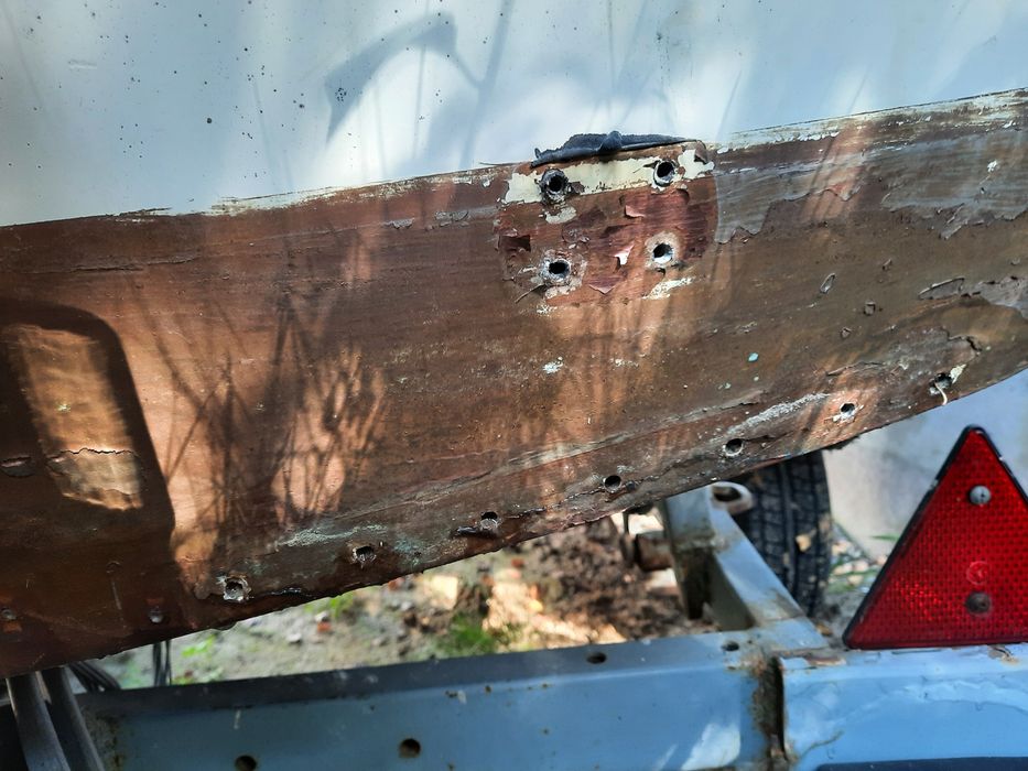 Лодка пластиковая