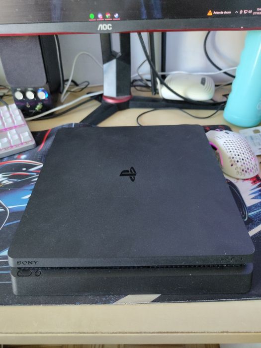 PS4 Slim 1tb usada sem comando