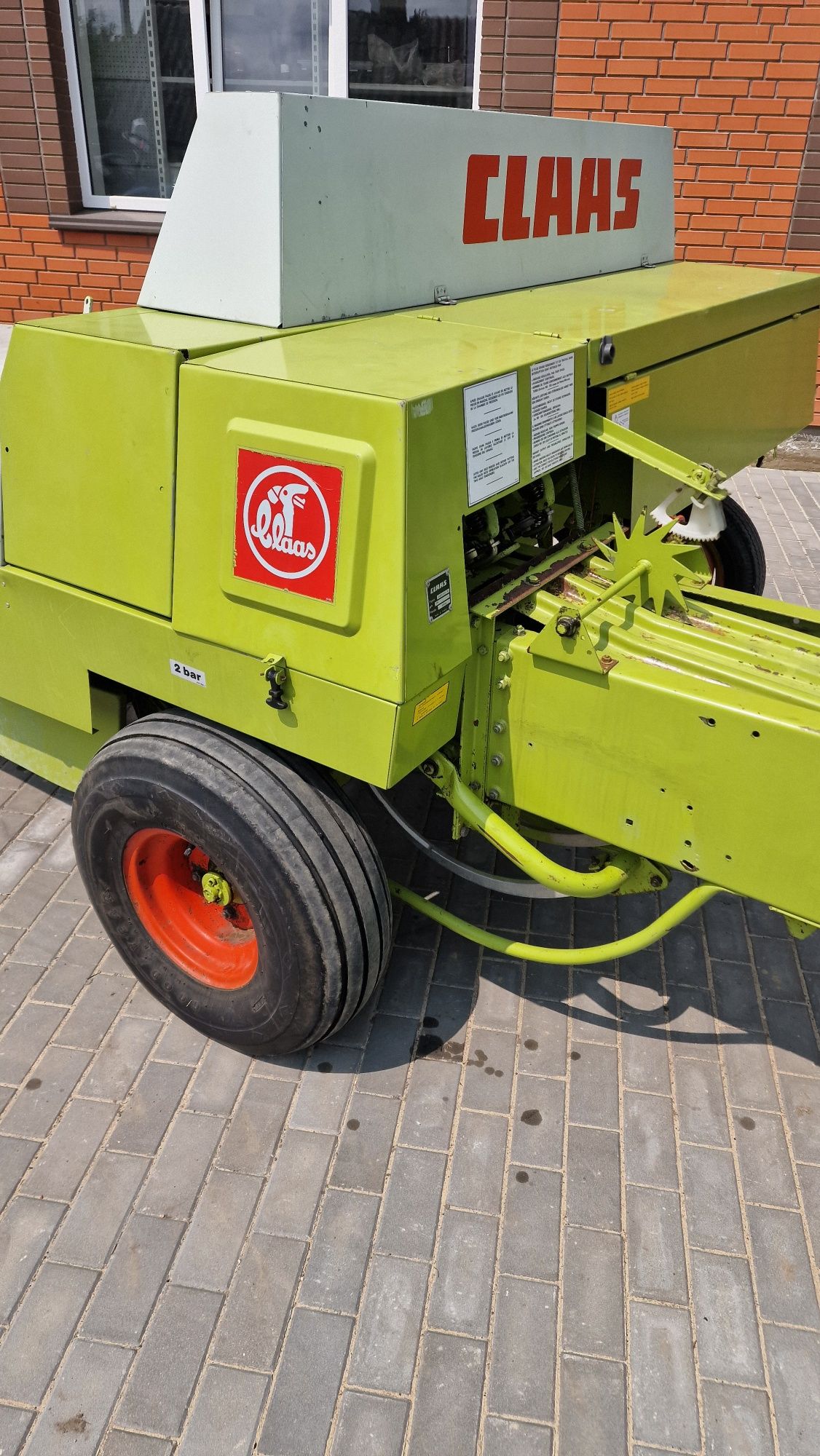 Прес-Підбирач Claas Markant 41