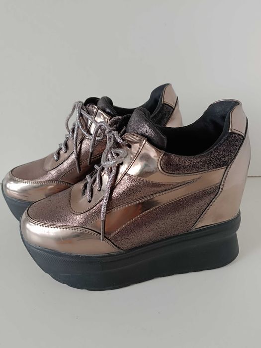 р 35-36 23 см лаковые бронзовые кроссовки на платформе сникерсы