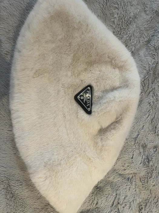 Czapka zimowa damska Biala i Czarna