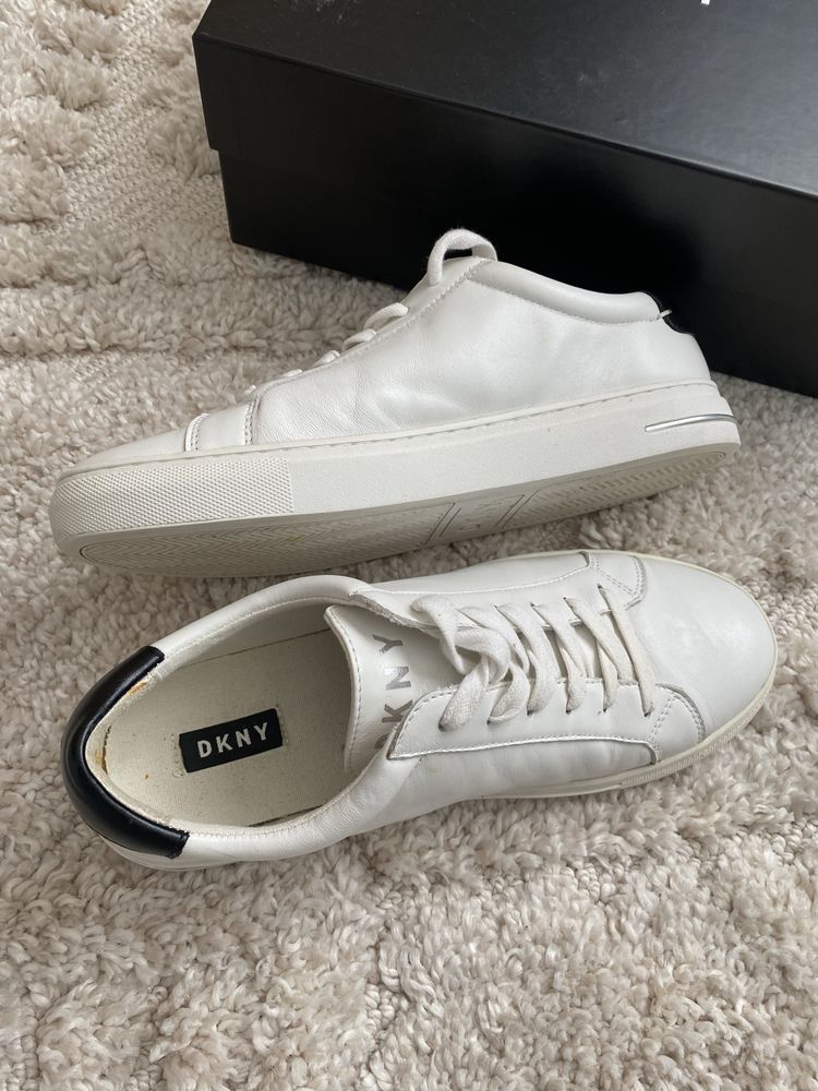 Sneakersy damskie trampki białe skórzane DKNY 38,5