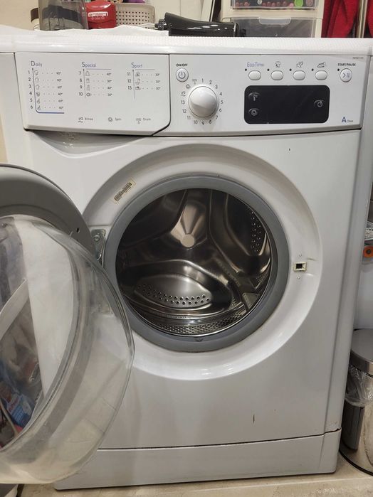 Пральна машинка Indesit